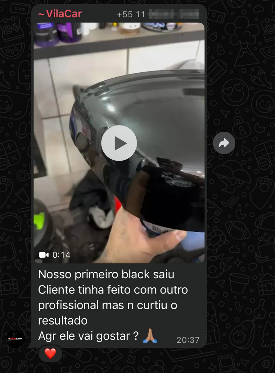Vila Car — black piano